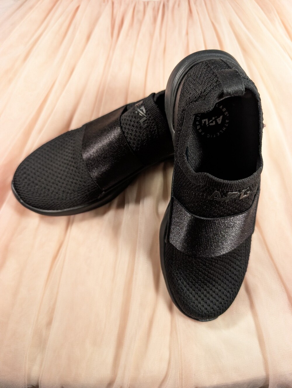 APL Women's TechLoom Bliss Sneakers Black 6